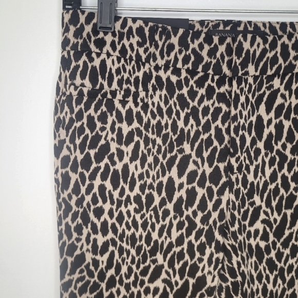 2/$40 🌺 | Banana Republic | Giraffe Print Pants - Picture 5 of 16